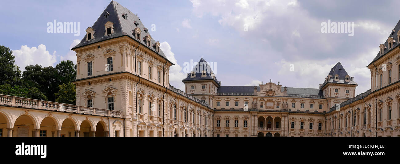 Le château de Valentino (italien Castello del Valentino) est un bâtiment historique situé dans le nord-ouest de la ville italienne de Turin Banque D'Images