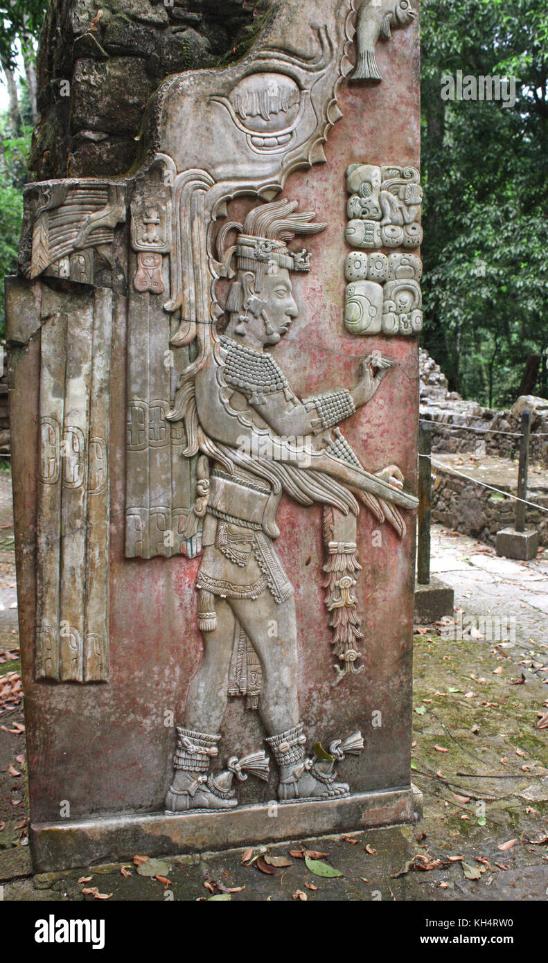 Avec la sculpture bas-relief d'un roi maya pakal, civilisation maya pré-colombienne, Palenque, Chiapas, Mexique, en Amérique du Nord site du patrimoine mondial de l'unesco. Banque D'Images