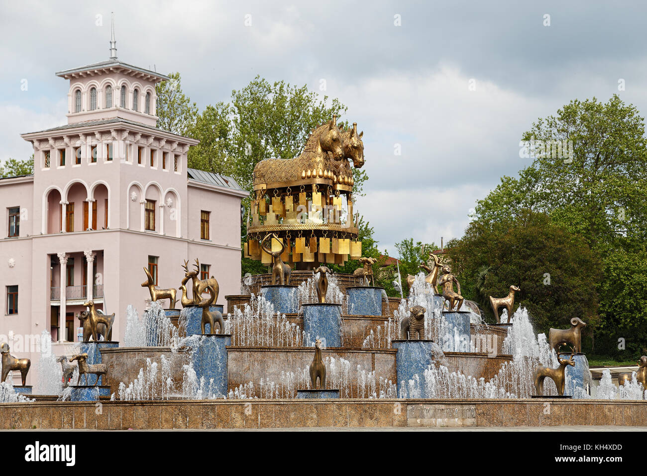 Kolkhida fontaine sur la place centrale de Kutaisi, Géorgie, l'Europe. Le 17 avril, 2015 Banque D'Images