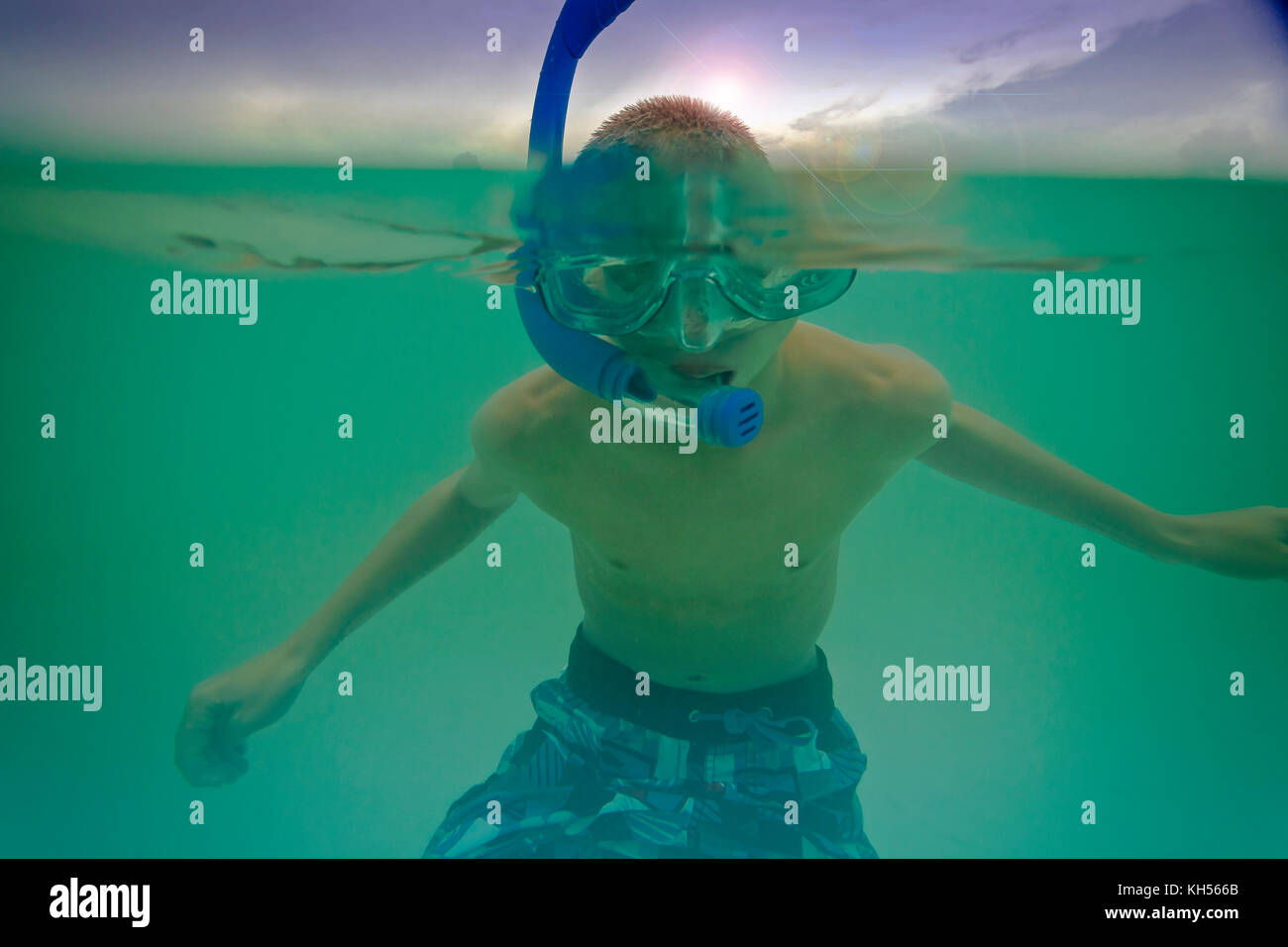 Chasse au trésor dans Treasure Cay Banque D'Images