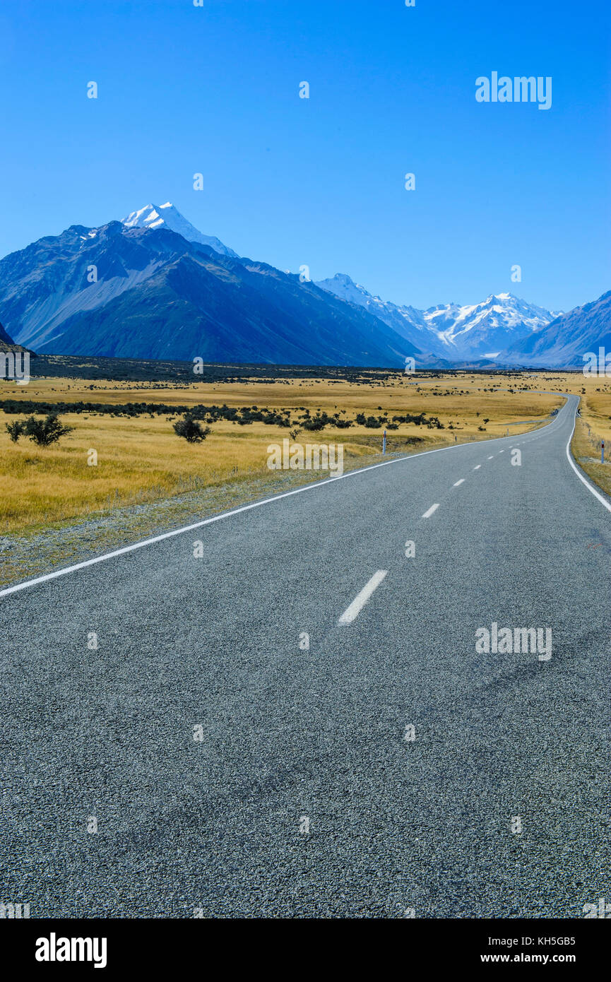 Route menant au parc national du Mont Cook, île du Sud, Nouvelle-Zélande Banque D'Images