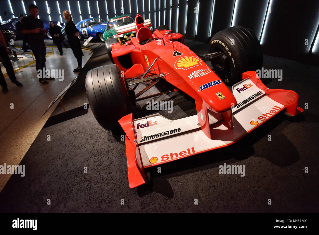 Londres, Royaume-Uni. 14 novembre 2017. Michael Schumacher au gagnant du Grand Prix, Ferrari F1, 2000. Aperçu de 'Ferrari : sous la peau", une exposition au Design Museum pour marquer le 70e anniversaire de Ferrari. Plus de140m GBP Ferraris sont sur l'affichage à partir de collections privées. L'exposition est présentée du 15 novembre au 15 avril 2018. Crédit : Stephen Chung / Alamy Live News Banque D'Images