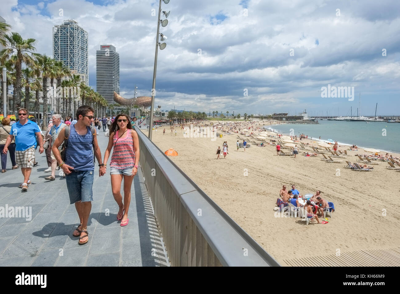 La Barceloneta - la célèbre plage à Barcelone Banque D'Images