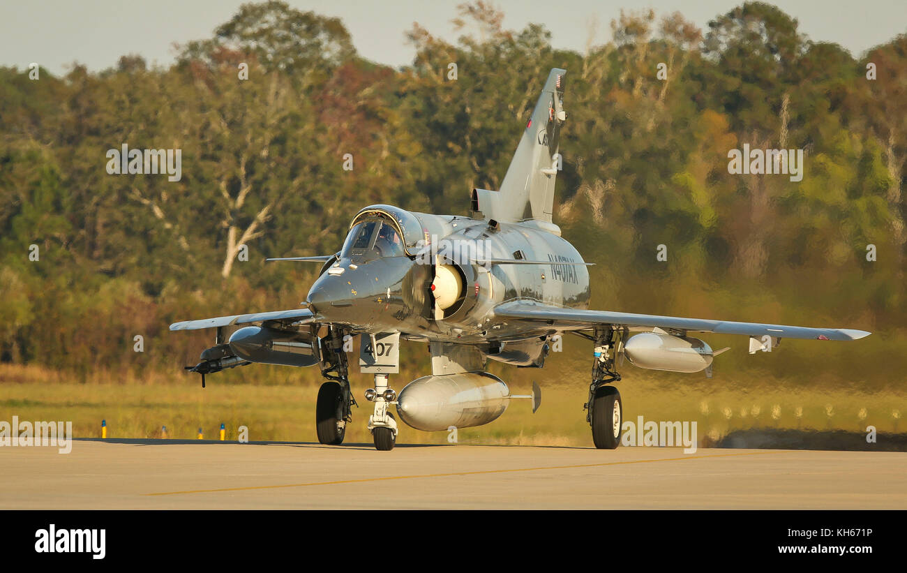 Un projet pilote de l'aire de taxis un F-21 à bord Kafir Marine Corps Air Station Beaufort, le 6 novembre. L'avantage tactique dans l'entreprise est traini Banque D'Images