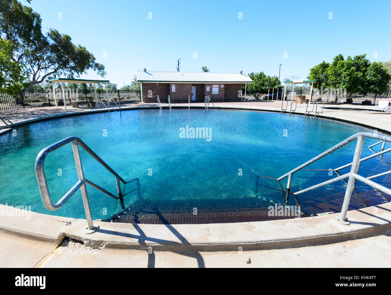 Lightning Ridge alésage artésiens Baths contiennent de l'eau deux millions d'années, New South Wales, NSW, Australie Banque D'Images