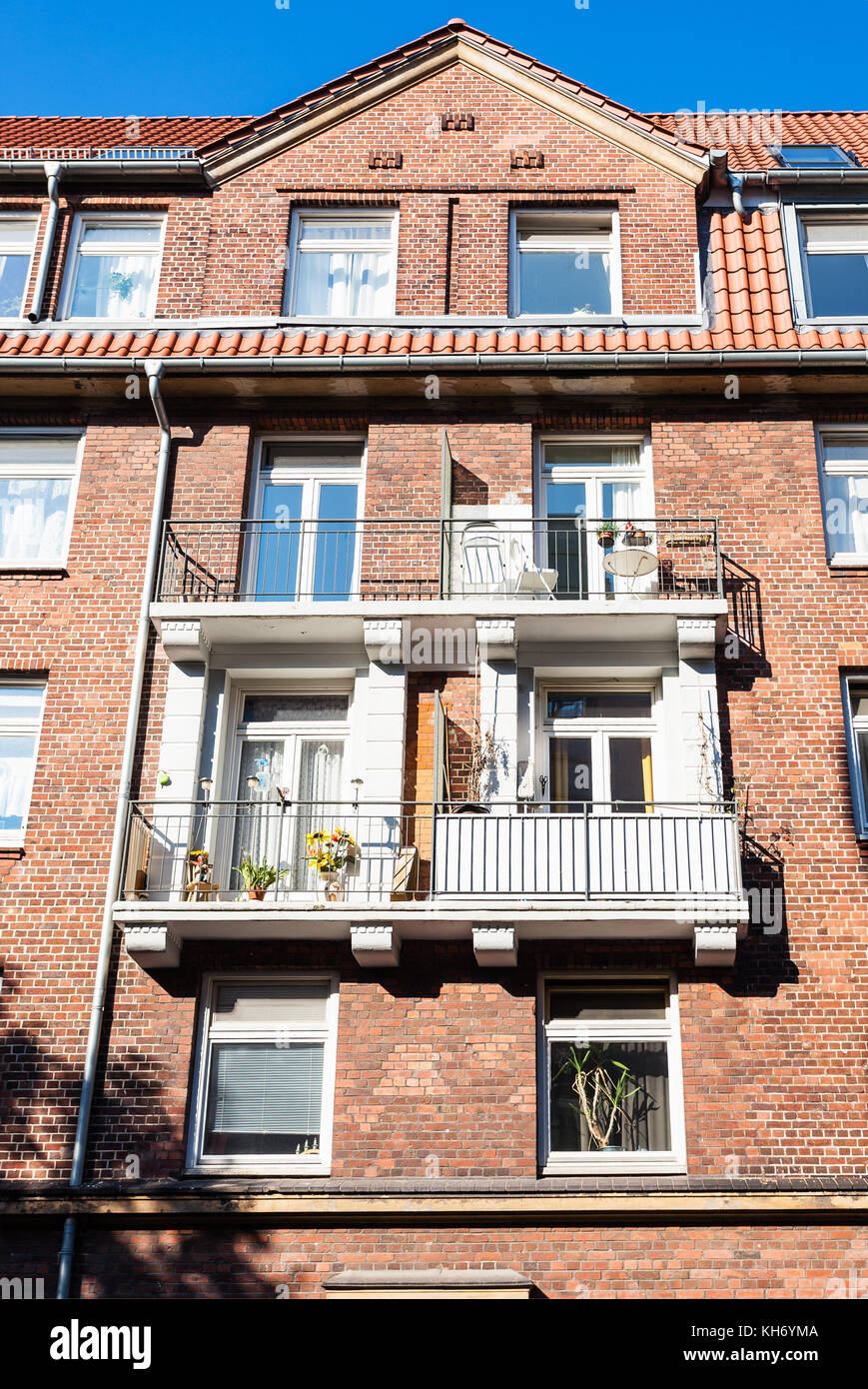 Voyage vers l'Allemagne - Façade de maison urbaine dans la ville de Neustadt à Hambourg en septembre Banque D'Images