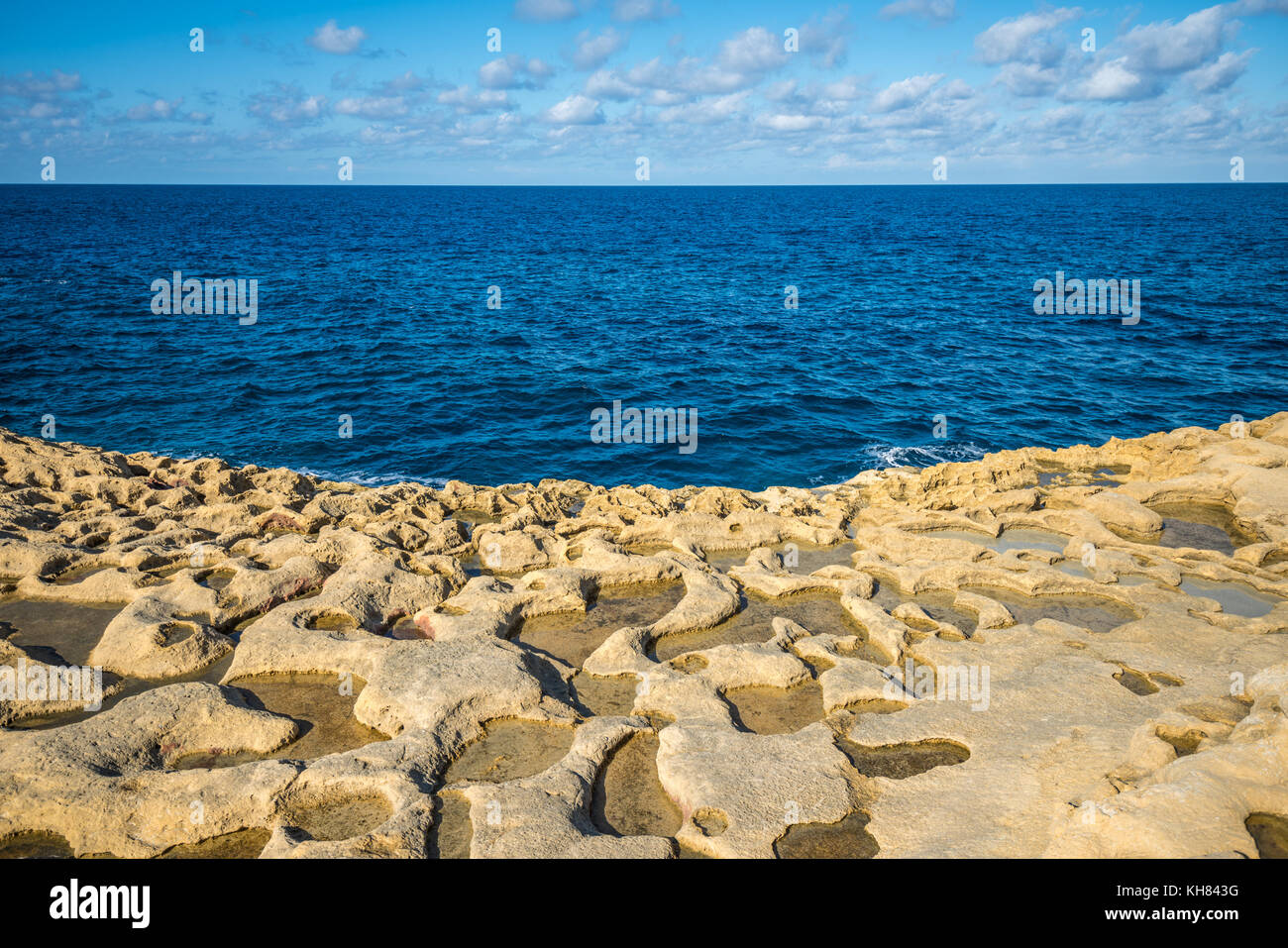 Les étangs d'évaporation de sel sur l'île de Gozo, Malte Banque D'Images