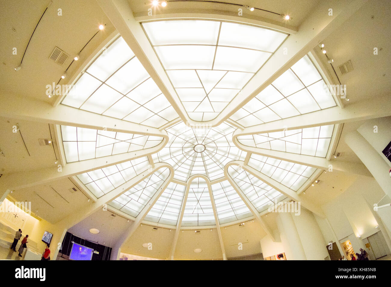 Lucarne centrale Musée Guggenheim, 5e Avenue, Manhattan, New York, NY, États-Unis d'Amérique. U.S.A. Banque D'Images