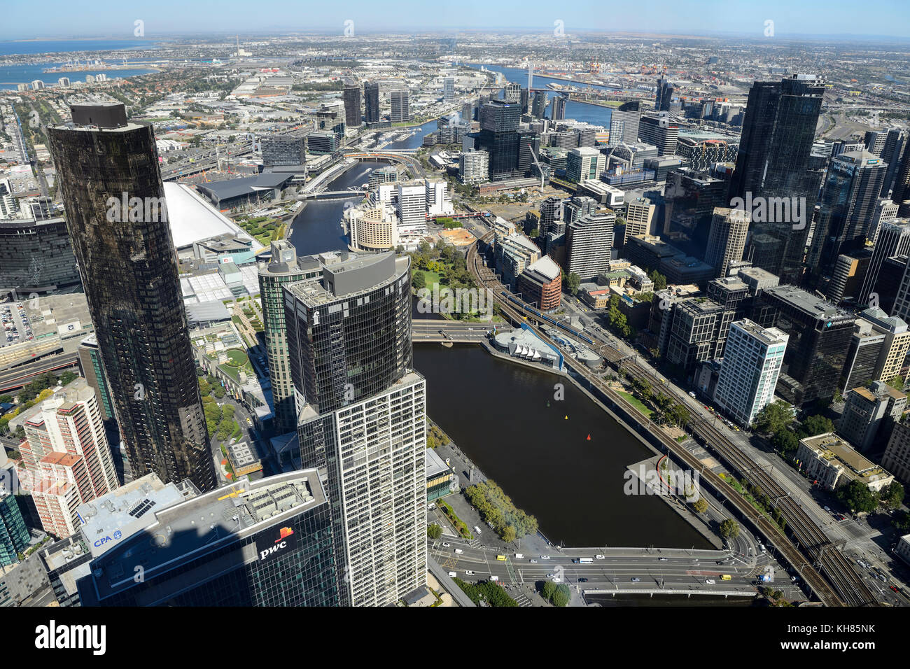 Vue aérienne du centre-ville et la rivière Yarra à partir du haut de la tour eureka, situé dans le de southbank à Melbourne, Victoria, Australie Banque D'Images
