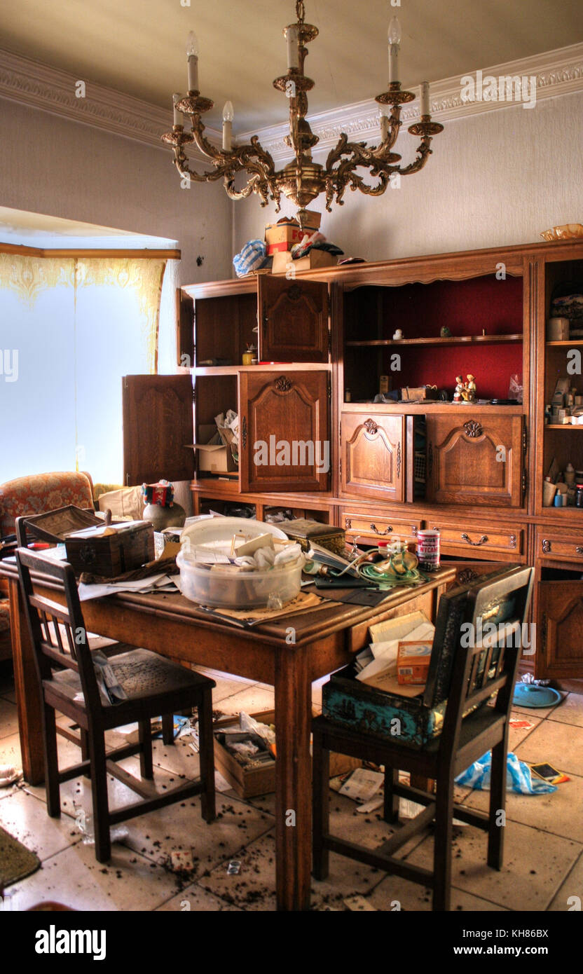 Belgique : images obsédantes ont révélé une importante collection de trophées dans une maison abandonnée qui semble comme s'il a été figé dans le temps. La seri Banque D'Images