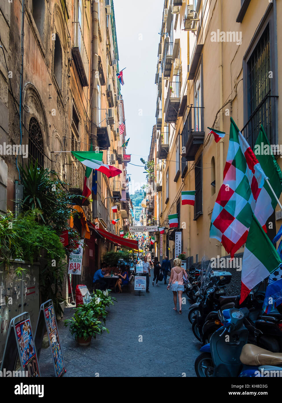 Boutiques de la vieille ville, Naples, Campanie, Italie Banque D'Images