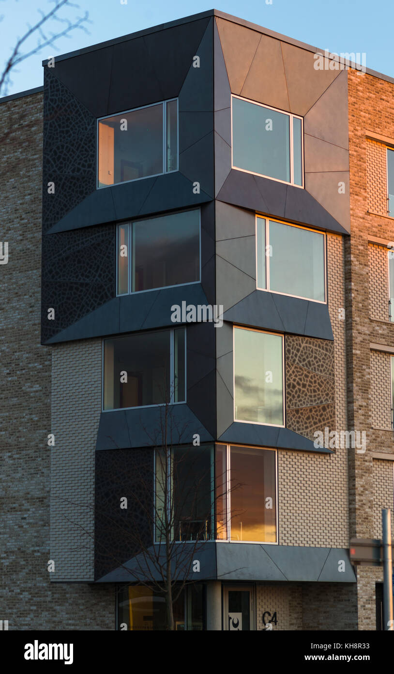 Girton College's Cour Swirles s'inscrit dans le cadre du nouveau district de Eddington étant construit à partir de zéro dans le nord-ouest de Cambridge. Cambridgeshire, Royaume-Uni. Banque D'Images