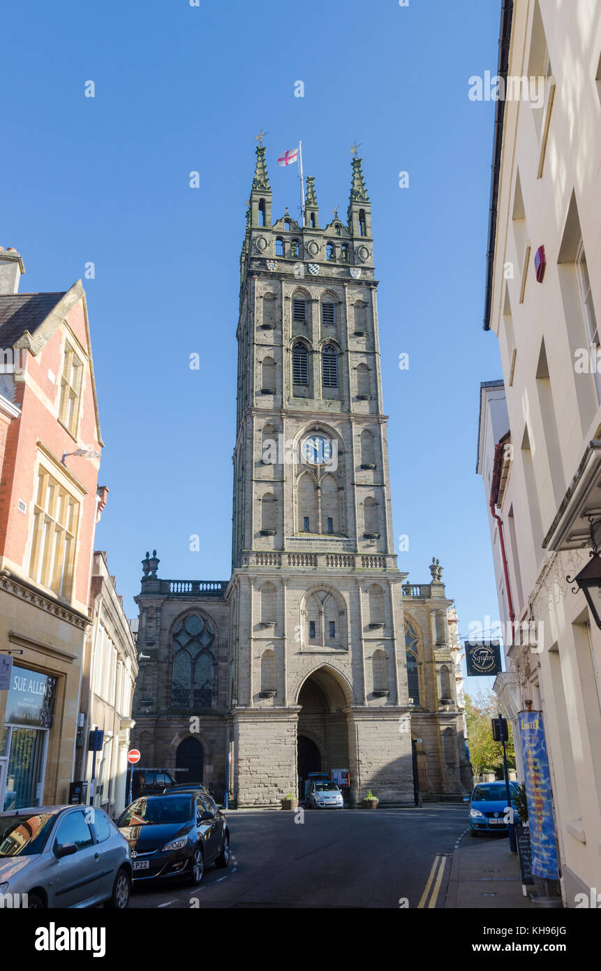 Tour de la Collégiale de St Mary dans le Vieux Carré, Warwick, Warwickshire, UK Banque D'Images