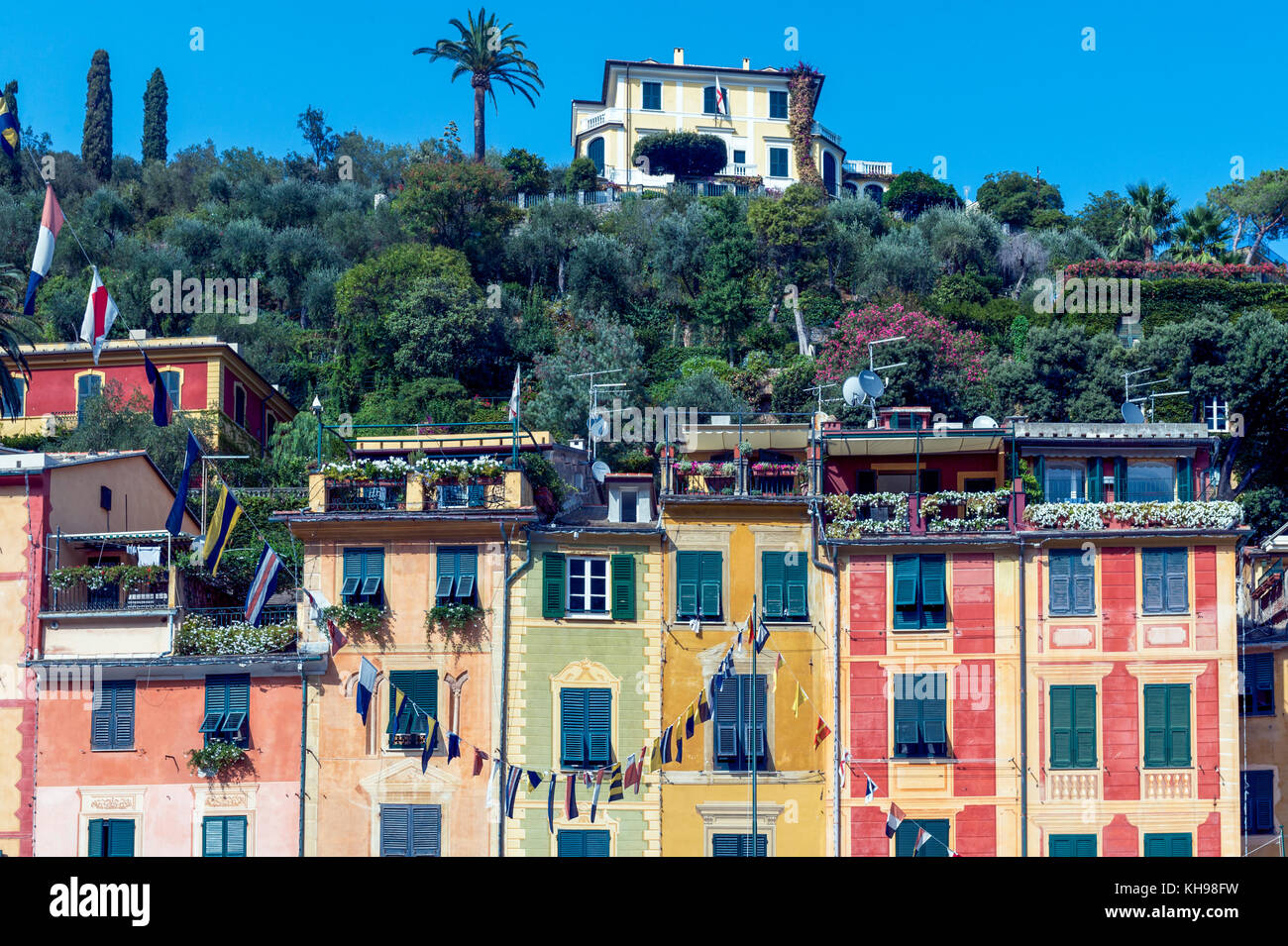 Italie. Ligurie. Golfe du Tigullio, Riviera italienne. Portofino. Maisons aux façades colorées Banque D'Images