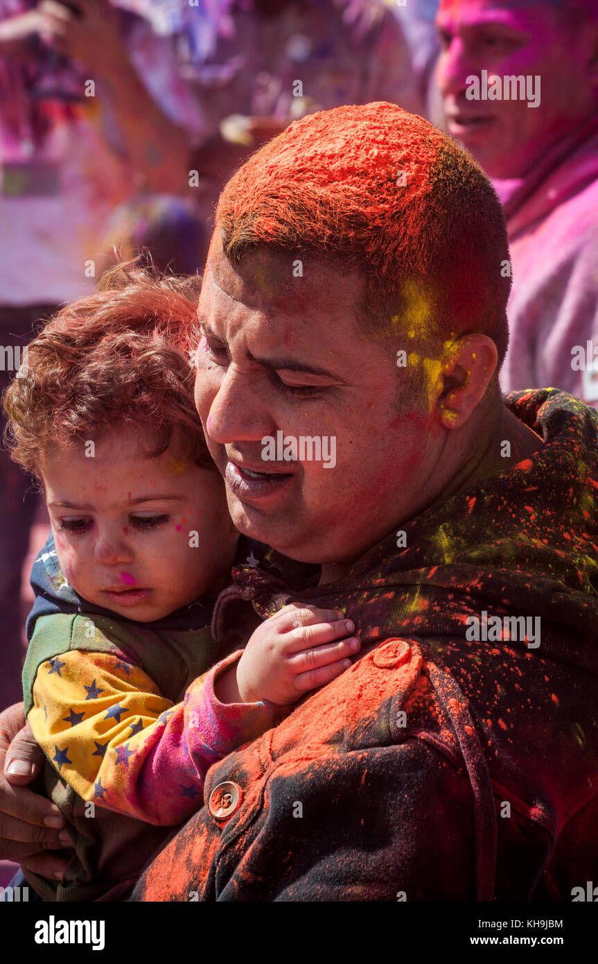 Holi est une fête hindoue célébrée à l'origine du printemps en Inde et au Népal, aussi connu comme le "festival des couleurs" ou le "festival de l'amour". Banque D'Images