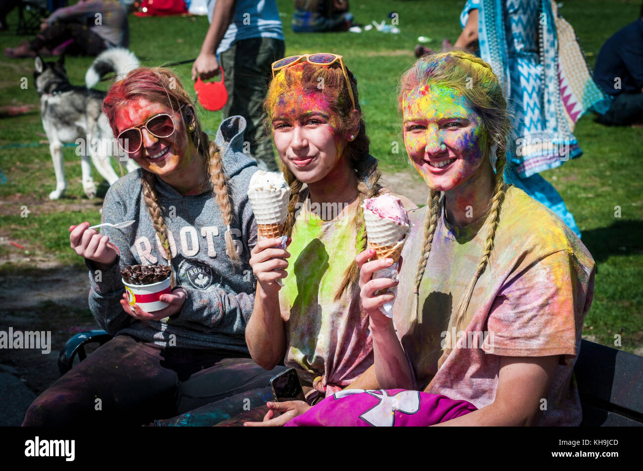 Holi est une fête hindoue célébrée à l'origine du printemps en Inde et au Népal, aussi connu comme le "festival des couleurs" ou le "festival de l'amour". Banque D'Images