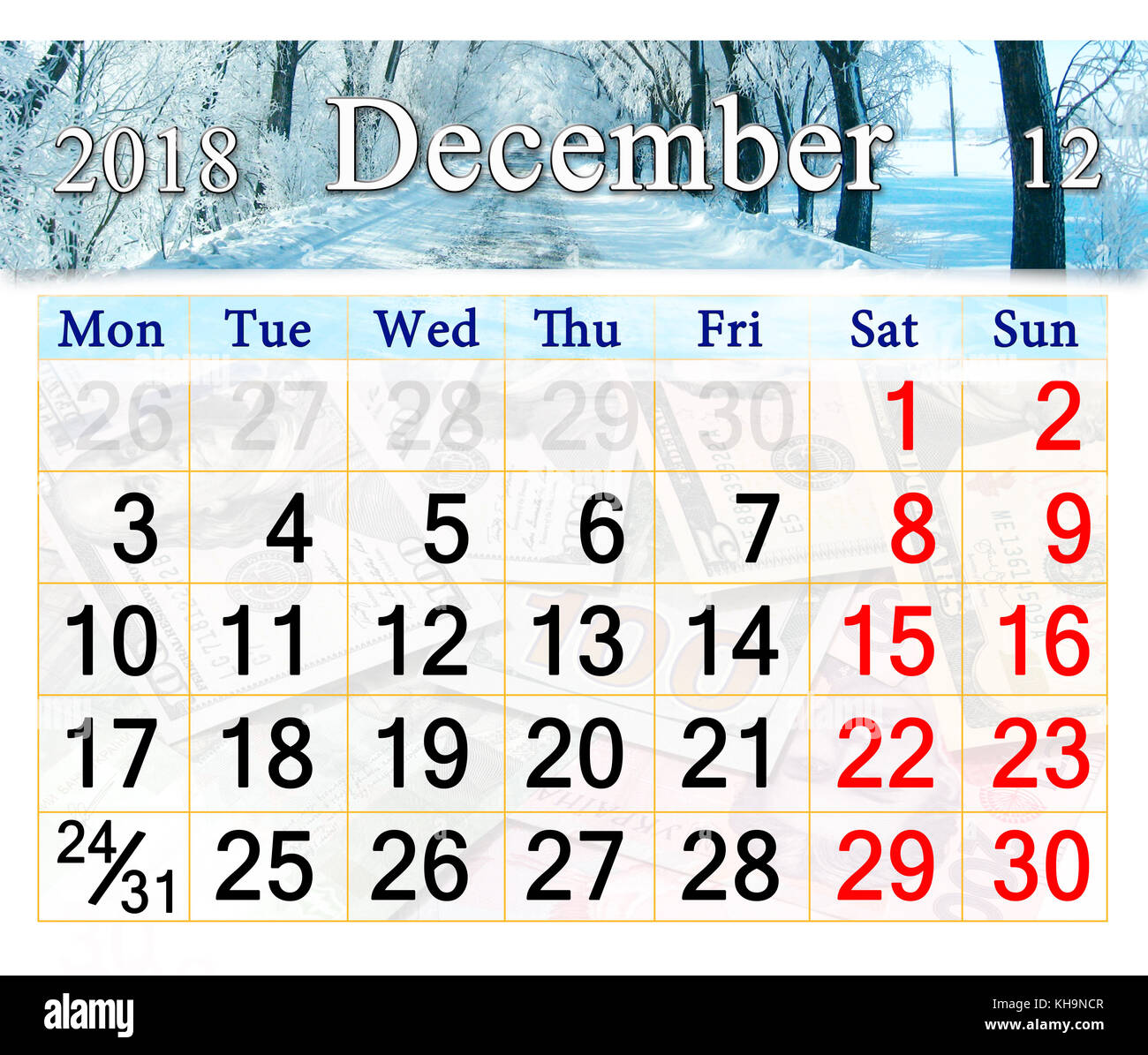Calendrier pour décembre 2018 avec chemin d'hiver et d'arbres en gelée blanche comme un conte Banque D'Images