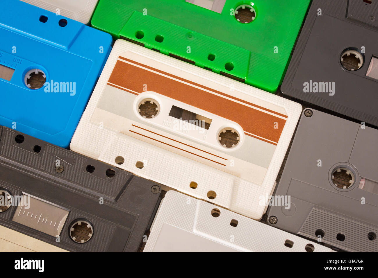 Les bandes audio rétro sur la table Banque D'Images