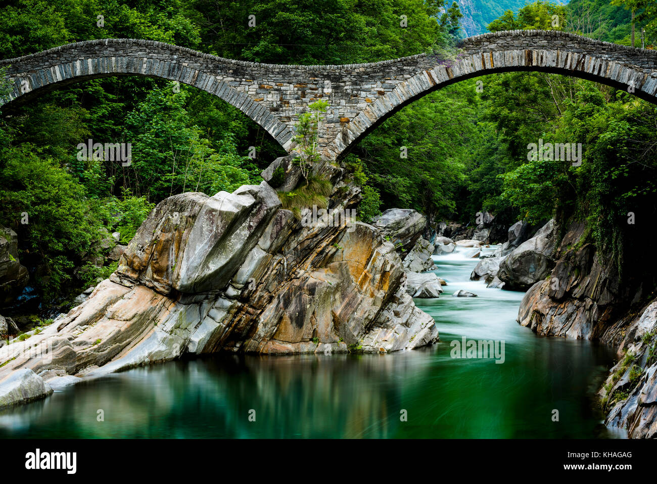 Verzasca river pont voûté avec ponte mourir, salti lavertezzo, Tessin, Suisse Banque D'Images