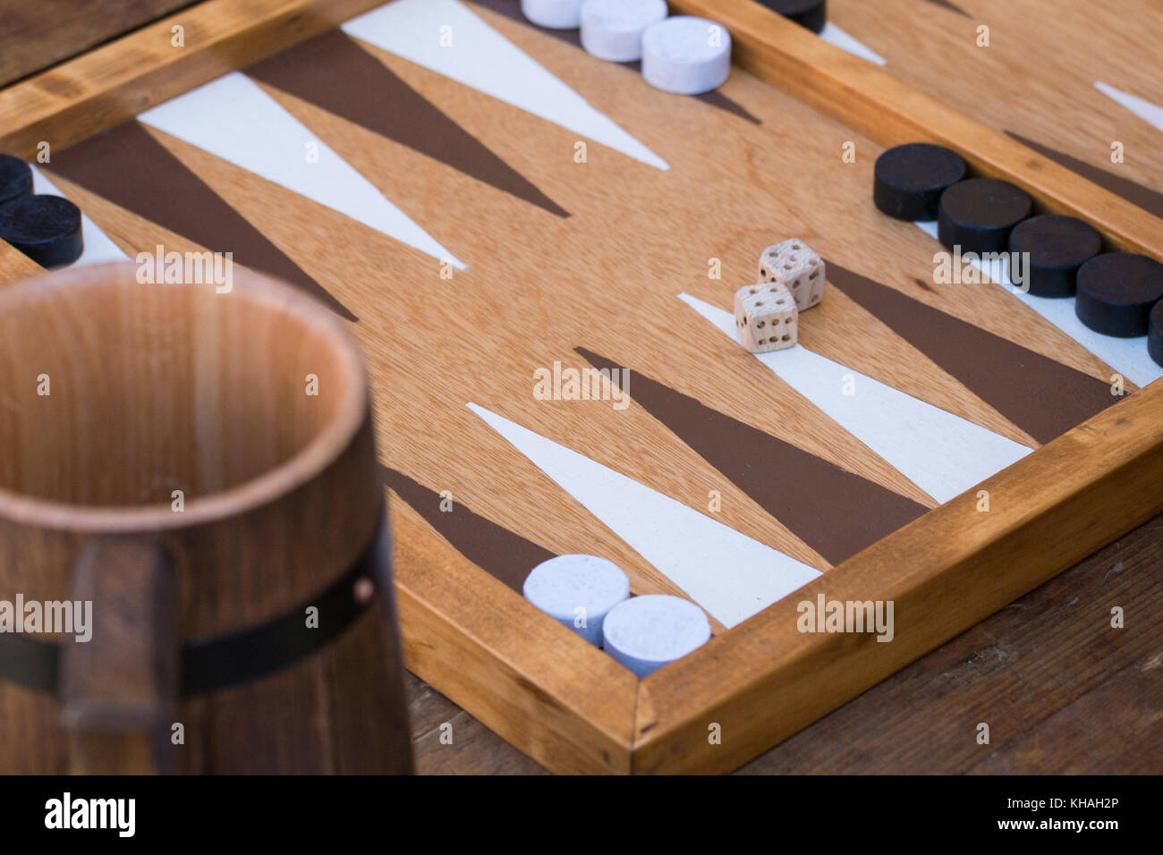 Set De 5 Dés à Backgammon – Doubles Dés En Acrylique – 2,2 Cm – Avec Sac De Rangement – Pour Voyages, Camping, Soirées Jeux