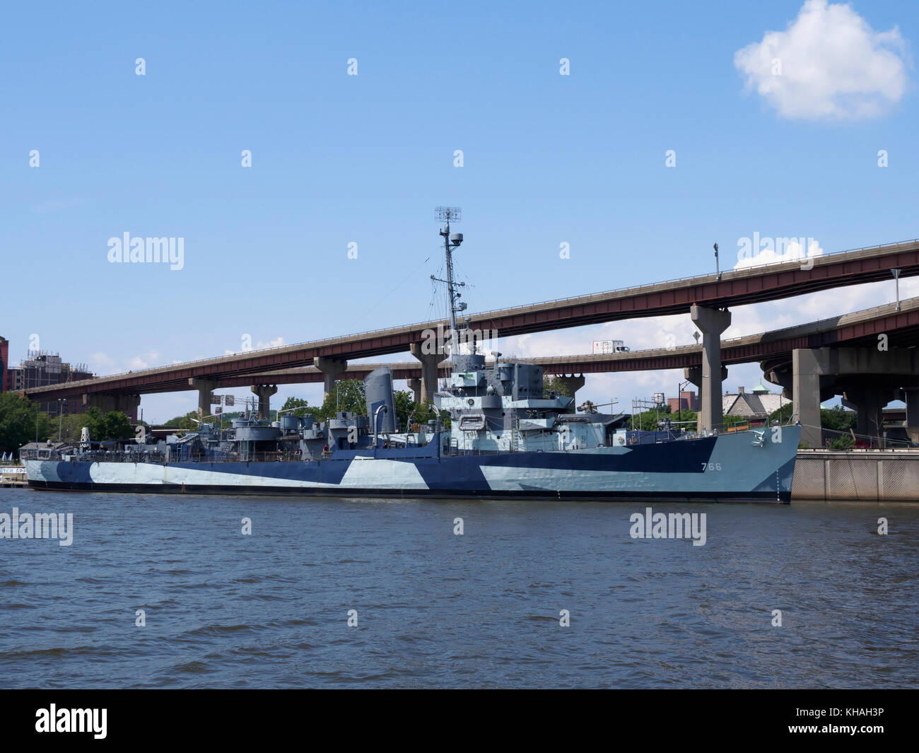 USS Slater (DE-766), un destroyer de classe de Canon qui a servi la marine des États-Unis dans la seconde guerre mondiale. Il fut désaffecté et est maintenant un taux variable Banque D'Images