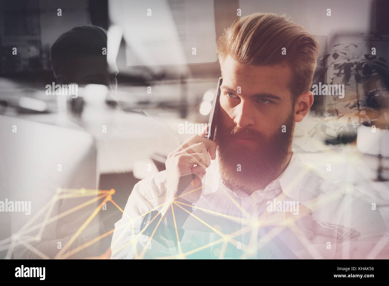 Portrait de l'phone in office Banque D'Images