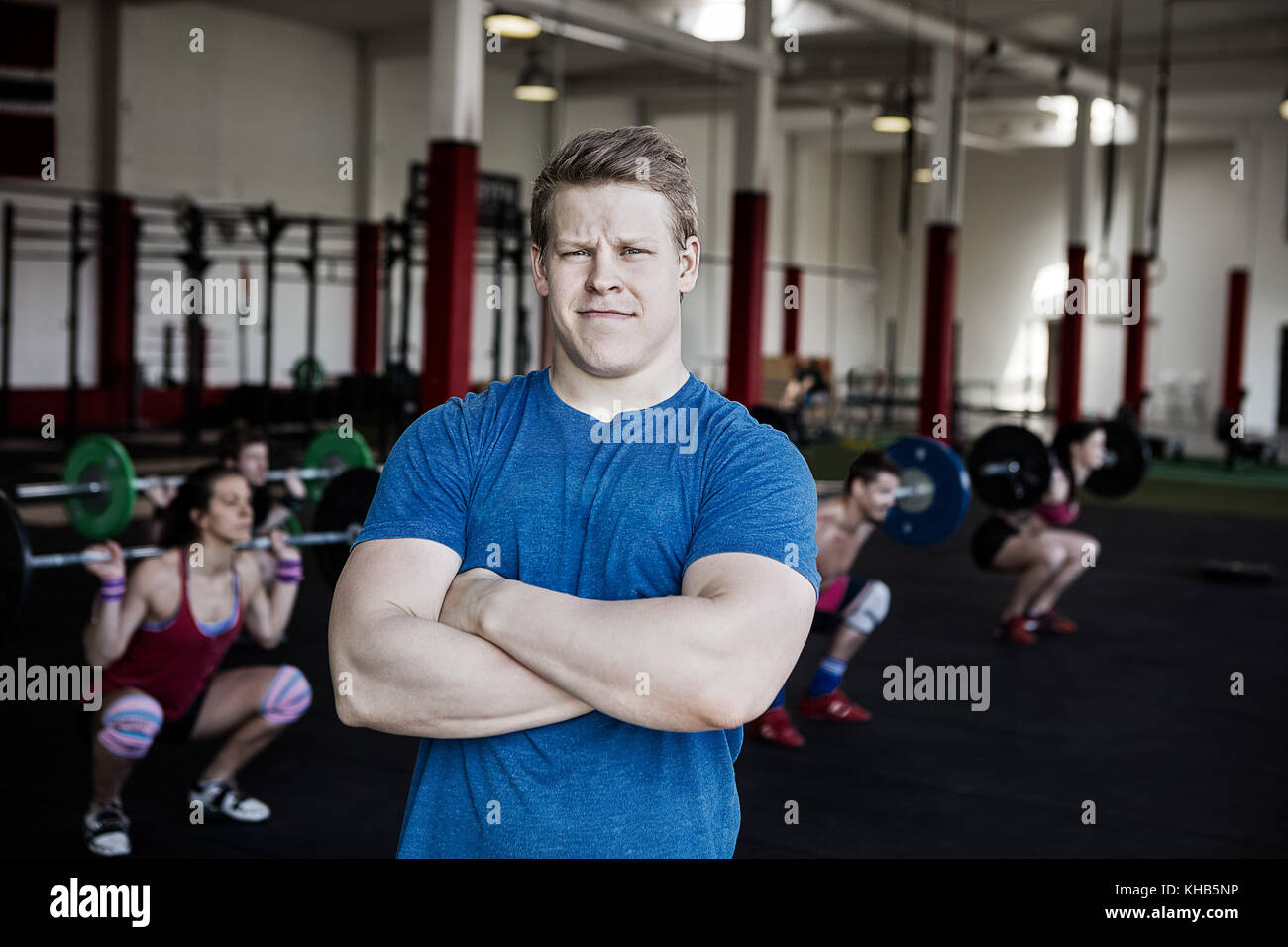 Portrait of young man in gym Banque D'Images