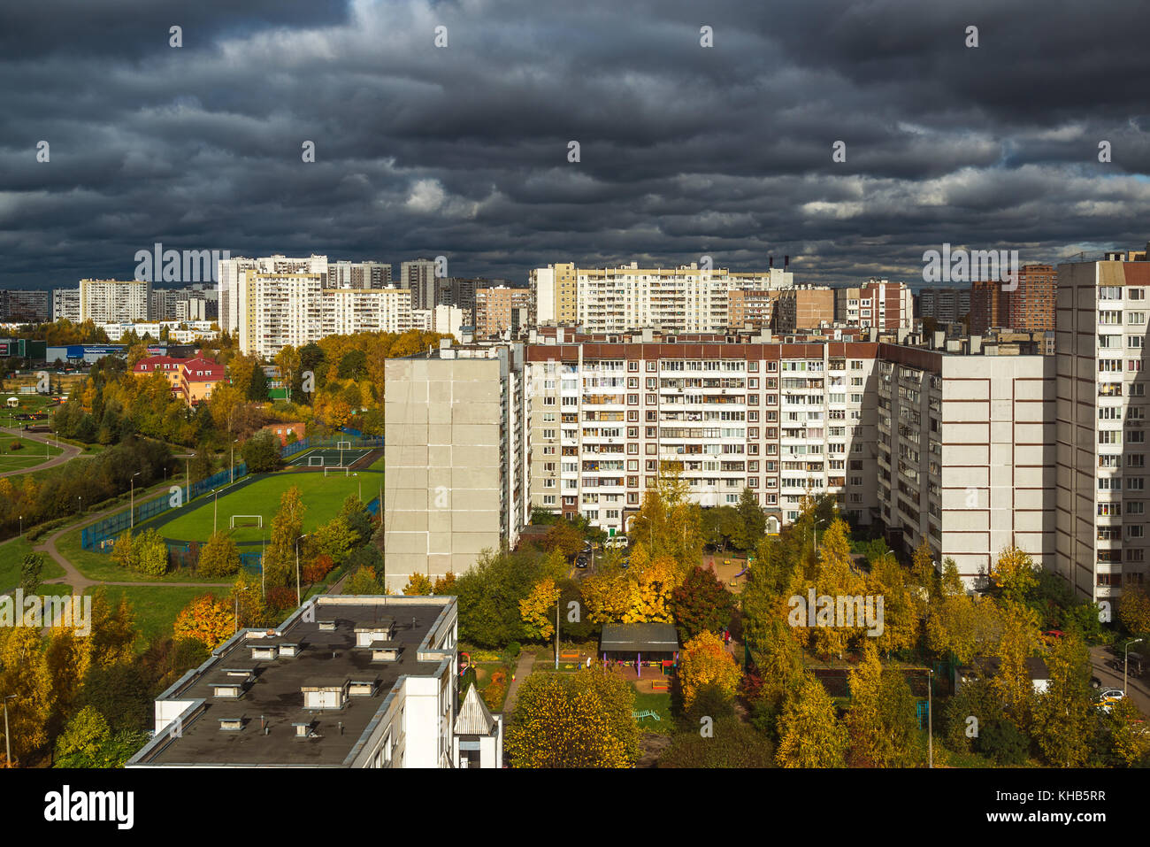 Moscou, Russie - le 10 octobre. 2017. 16 microdistrict de ville de Zelenograd par temps nuageux Banque D'Images