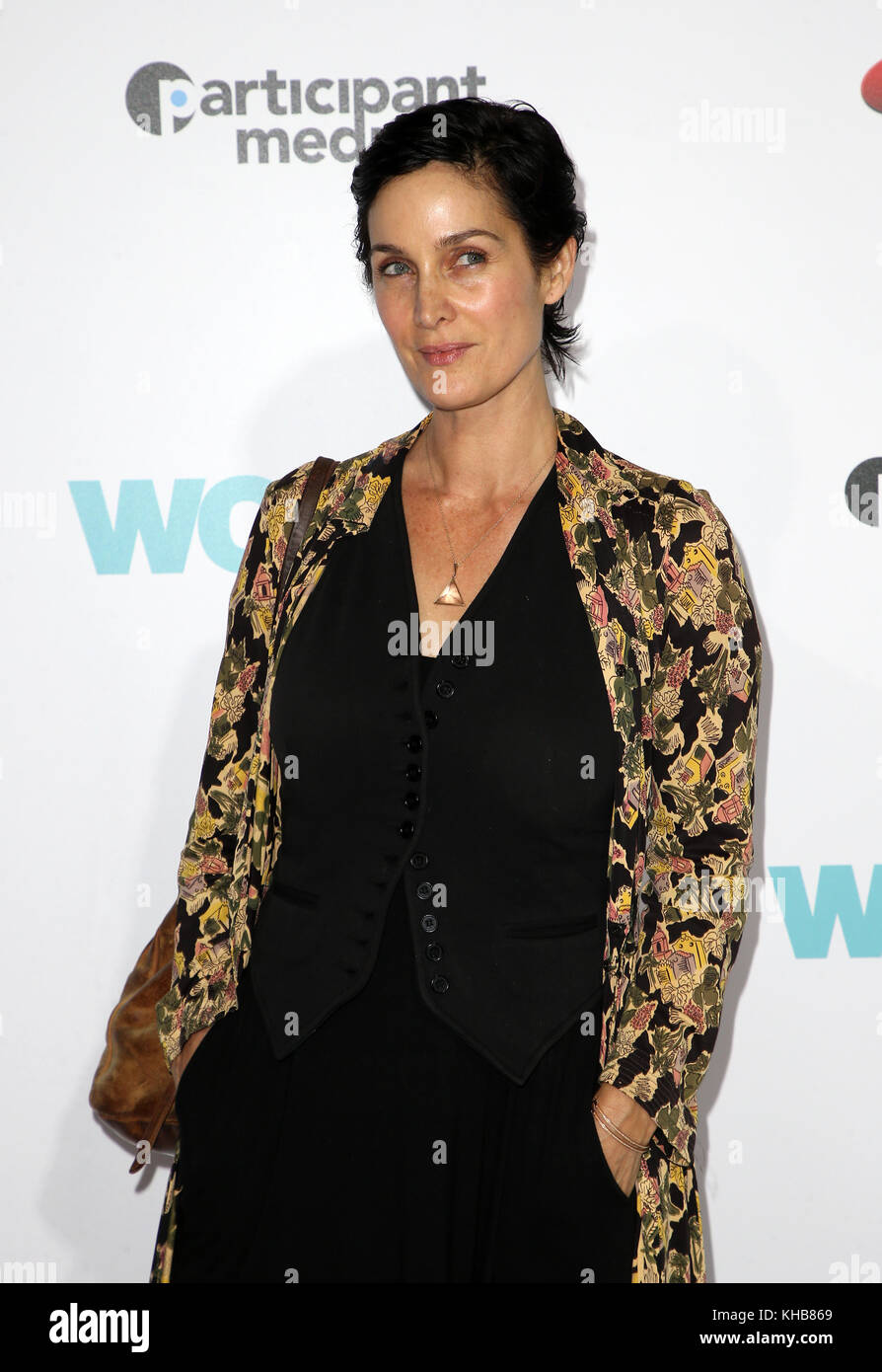 Westwood, Californie 14 novembre 2017. Carrie-Anne Moss, au « Wonder » de Lionsgate le 14 novembre 2017 au Regency Village Theatre de Westwood, Californie. Crédit: Faye Sadou/Media Punch/Alay Live News Banque D'Images