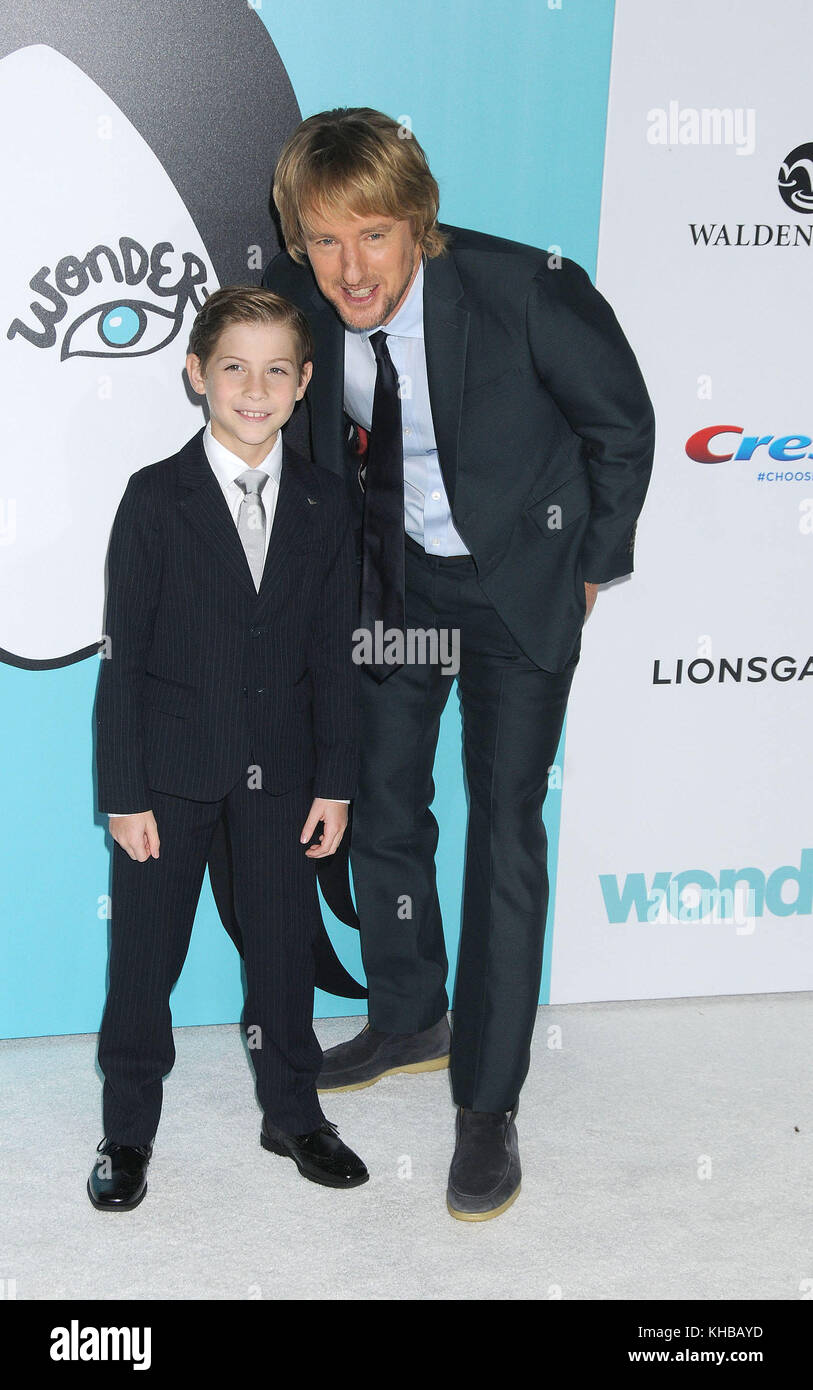 Los Angeles, Californie, USA. 14Th nov, 2017. novembre 14h 2017 - Los Angeles, California USA - acteur jacob Tremblay, l'acteur Owen Wilson à la ''wonder'' premiere tenue au Regency theatre, los angeles westwood ca. crédit : Paul Fenton/zuma/Alamy fil live news Banque D'Images