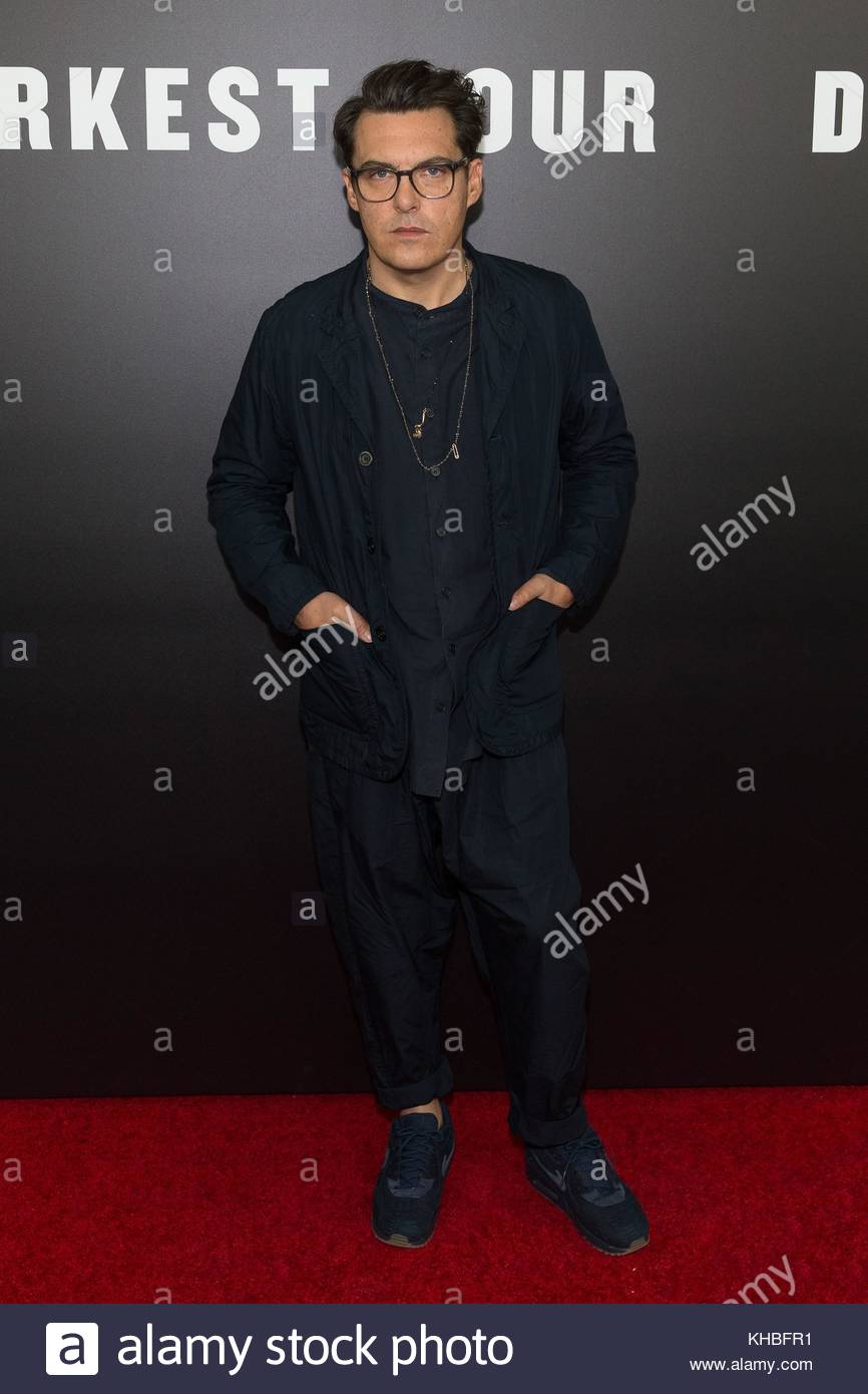 New York, NY, USA. 15 nov, 2017. Joe Wright à l'heure la plus sombre pour des arrivées première, le théâtre de Paris, New York, NY 15 novembre, 2017. crédit : Jason Smith/everett collection/Alamy live news Banque D'Images