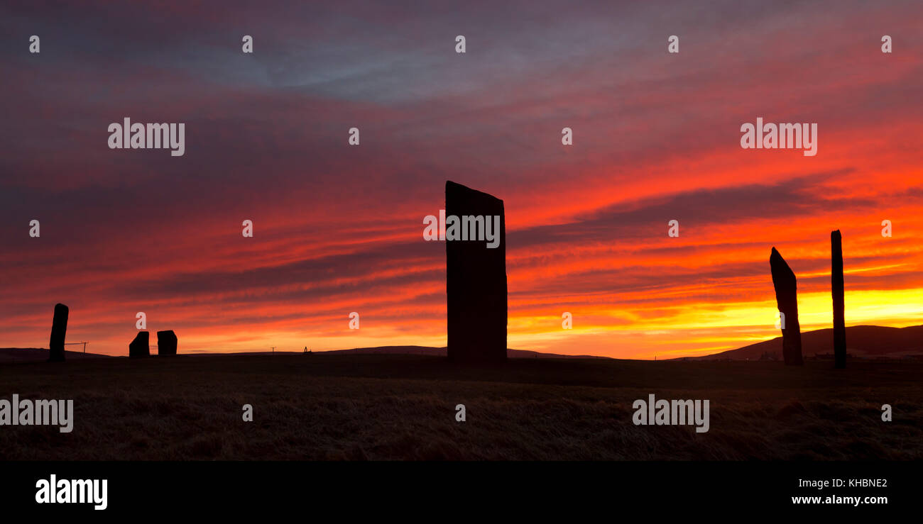 Pierres de Stenness, lever du soleil d'hiver l'Orkney Banque D'Images