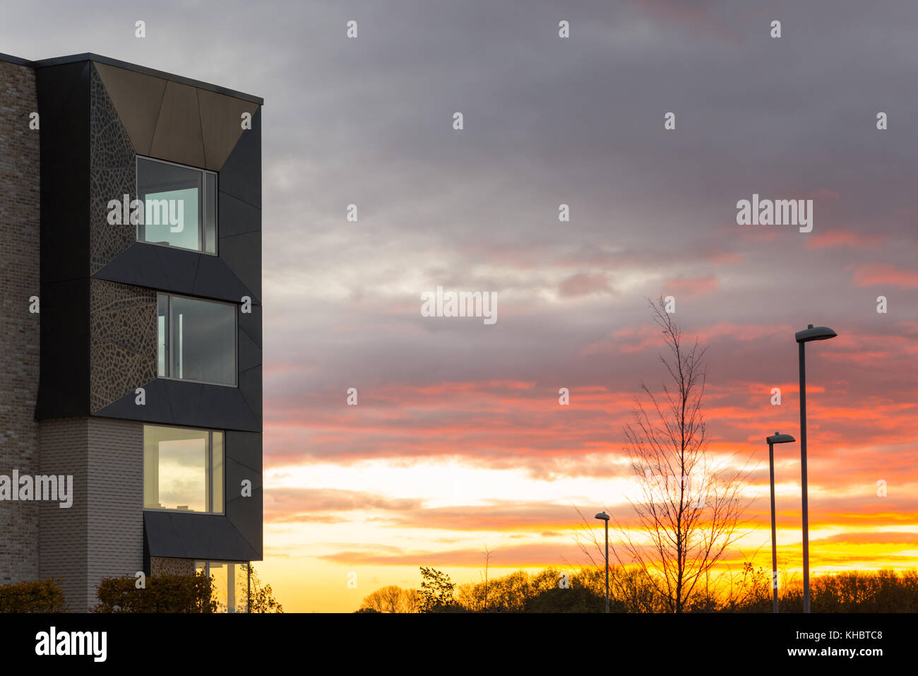 Girton College's Cour Swirles s'inscrit dans le cadre du nouveau district de Eddington étant construit à partir de zéro dans le nord-ouest de Cambridge. Cambridgeshire, Royaume-Uni. Banque D'Images