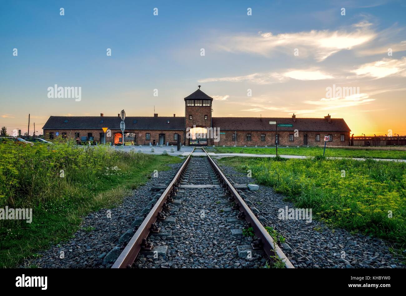 Oswiecim, Pologne - le 29 juillet 2017 : l'entrée principale du camp de concentration d'Auschwitz Birkenau à Oswiecim, Pologne. Banque D'Images