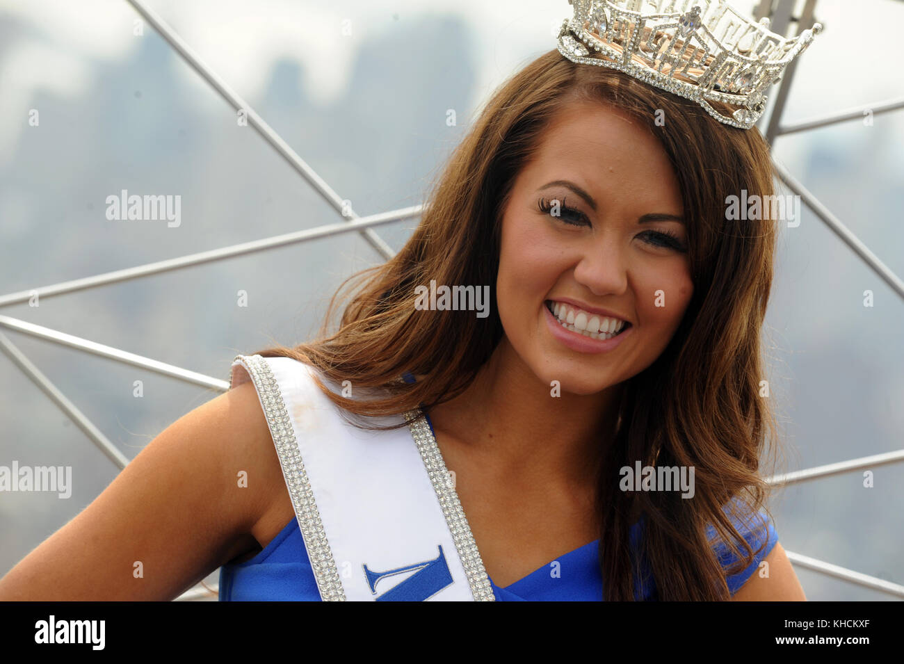 NEW YORK, NY - 12 SEPTEMBRE : Miss America 2018 Cara Mund visite l'Empire State Building le 12 septembre 2017 à New York City personnes : Cara Mund transmission Ref : MNC1 Banque D'Images