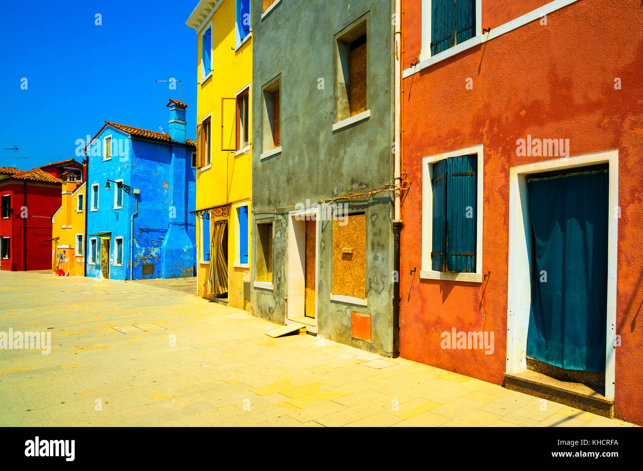 Vue de Venise, Burano island street, maisons colorées, l'Italie, l'Europe. Banque D'Images