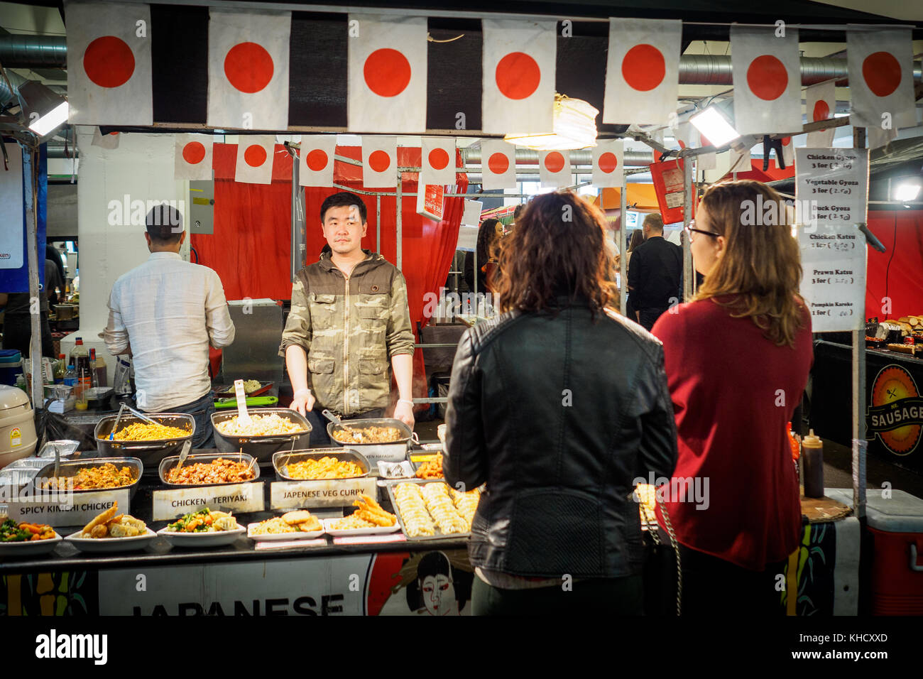 Japanese street food à Brick Lane Market. Londres 2017. Le format paysage. Banque D'Images