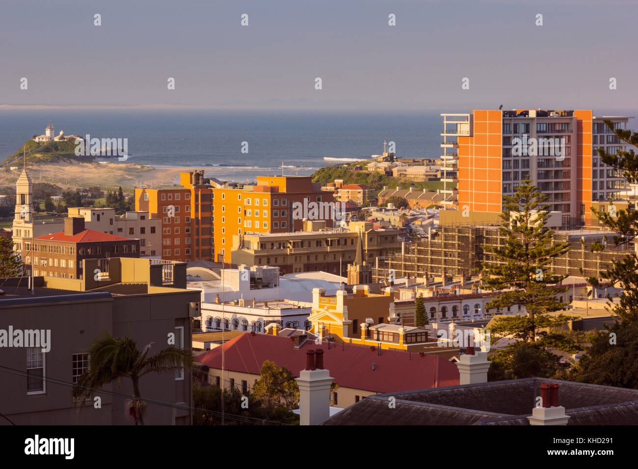 Lightouse de nobbys head et newcastle panorama. Newcastle, NSW, Australie Banque D'Images