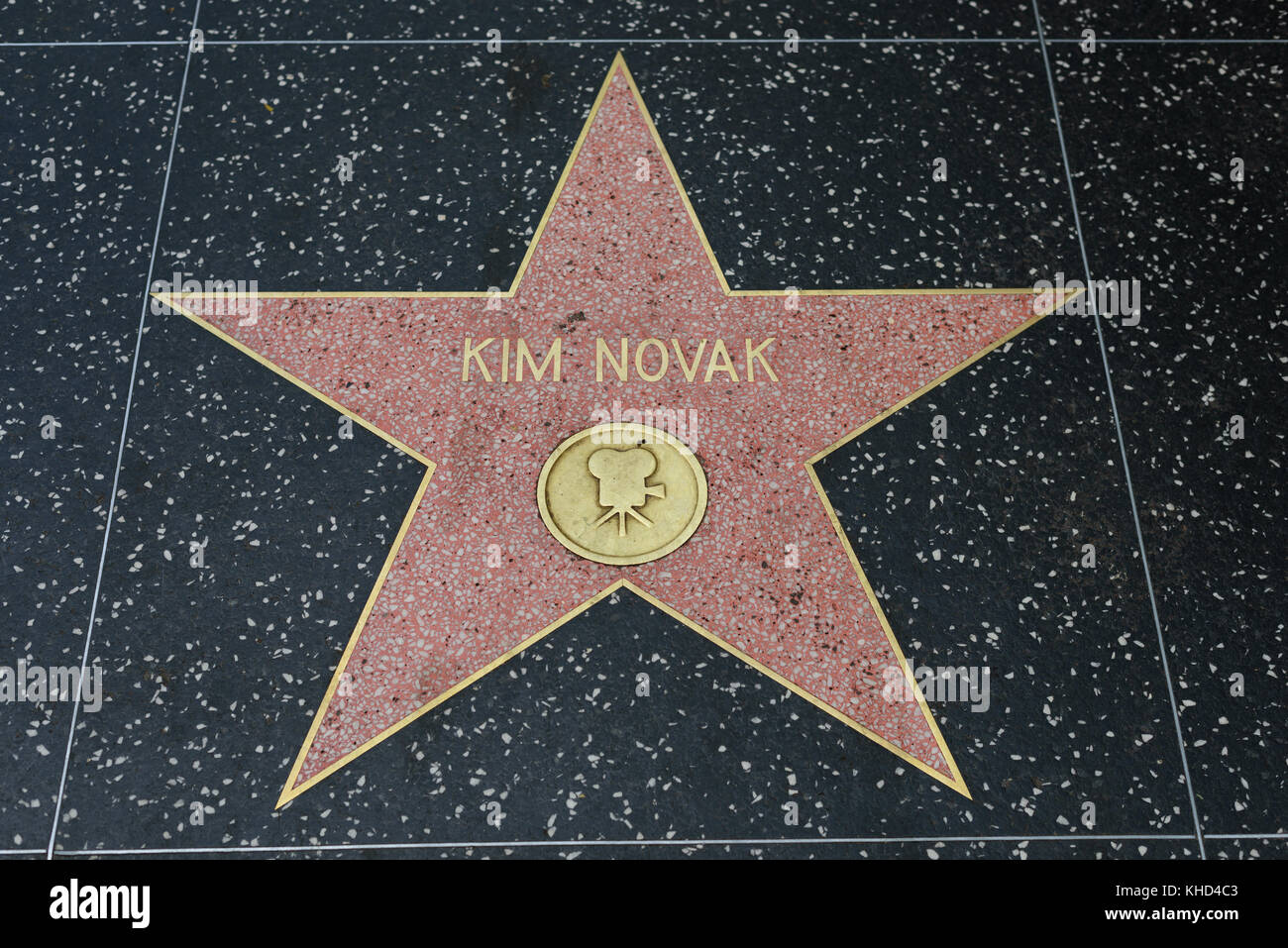 HOLLYWOOD, CA - 06 DÉCEMBRE : la star de Kim Novak sur le Hollywood Walk of Fame à Hollywood, Californie, le 6 décembre 2016. Banque D'Images