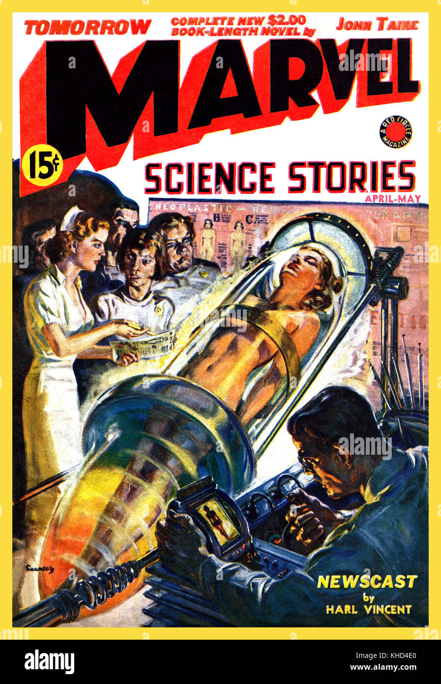 MARVEL 1939 futuriste SCI-FI vue du soin Beauté MARVEL SCIENCE HISTOIRES couverture du numéro avril-mai 1939. L'art est de Norman Saunders. La couverture de ce mois-ci : Norman Saunders, artiste de couverture inimitable de la science-fiction, donne sa conception d'un salon de beauté du futur, Une fontaine mécanique de la jeunesse. Banque D'Images