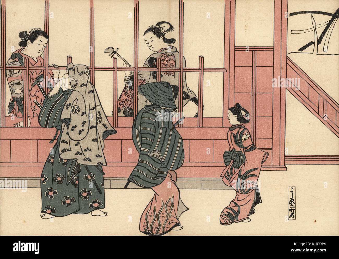Deux hommes et une kamuro en passant devant un salon de thé à Yoshiwara Nichome. À l'intérieur de la resthouse, deux courtisanes jouer shamisen et attendre que les clients. Gravure sur bois par Okumura Masanobu (1686-1764), Photo de Fuzoku Emakimono Faire défiler du commerce de l'eau, Tokyo, réimpression vers 1880. Banque D'Images