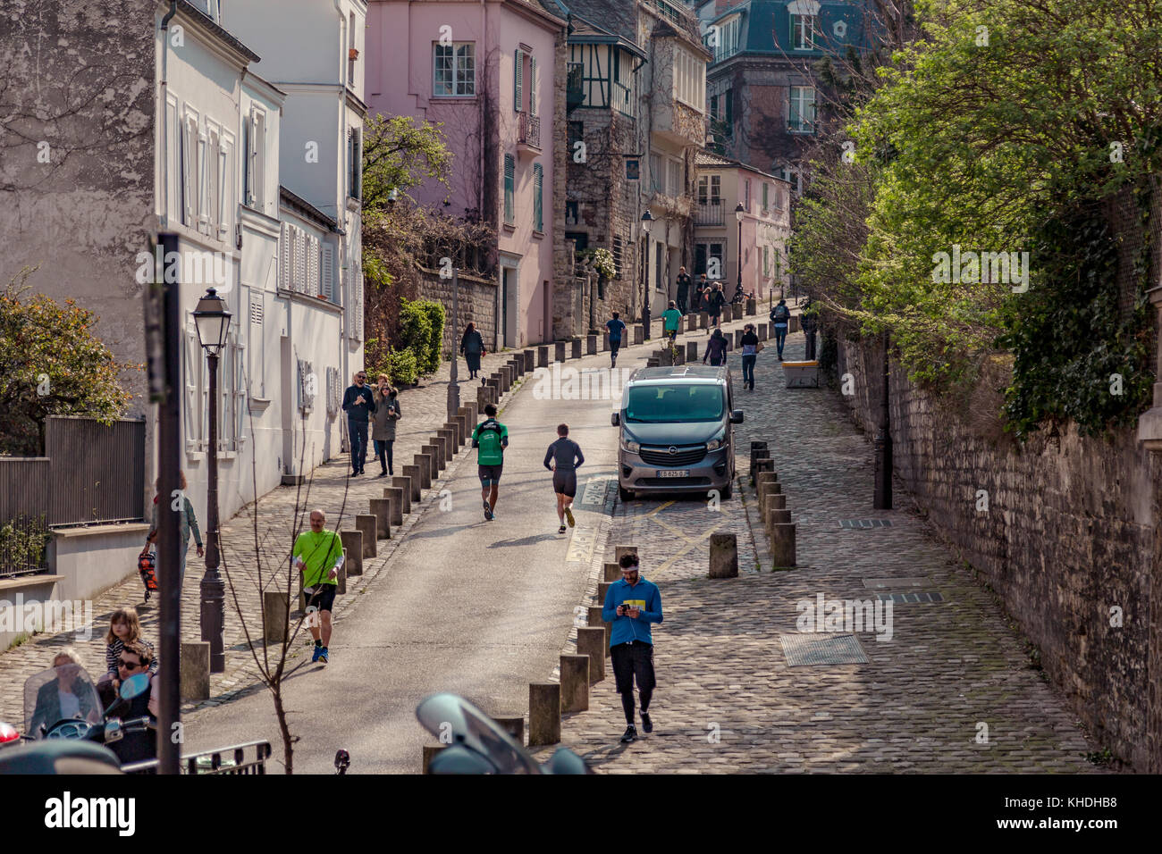 Paris, France, mars 26 2017 : vue typique de la rue parisienne. Architecture et monument de Paris Banque D'Images