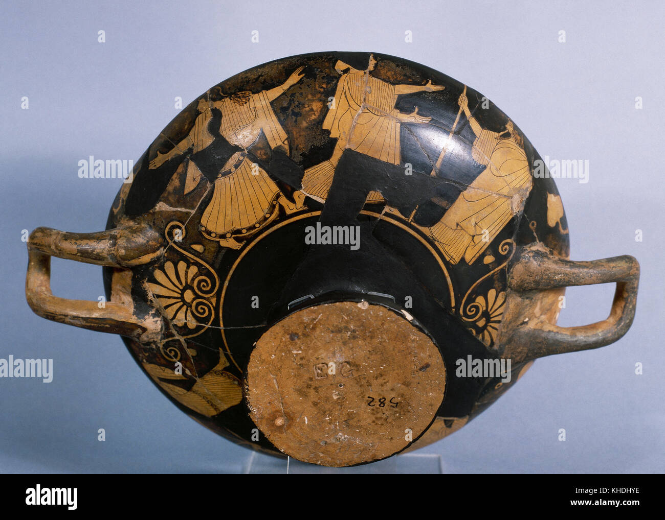 Grèce antique. kylix de ampurias. rouge-figure la poterie. Musée Archéologique de Catalogne. Barcelone, Espagne. Banque D'Images