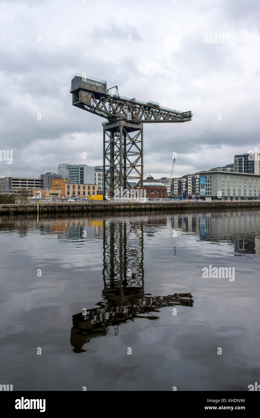Royaume-uni, Ecosse, GLASGOW, CLYDE RIVER, FINNIESTON CRANE Banque D'Images