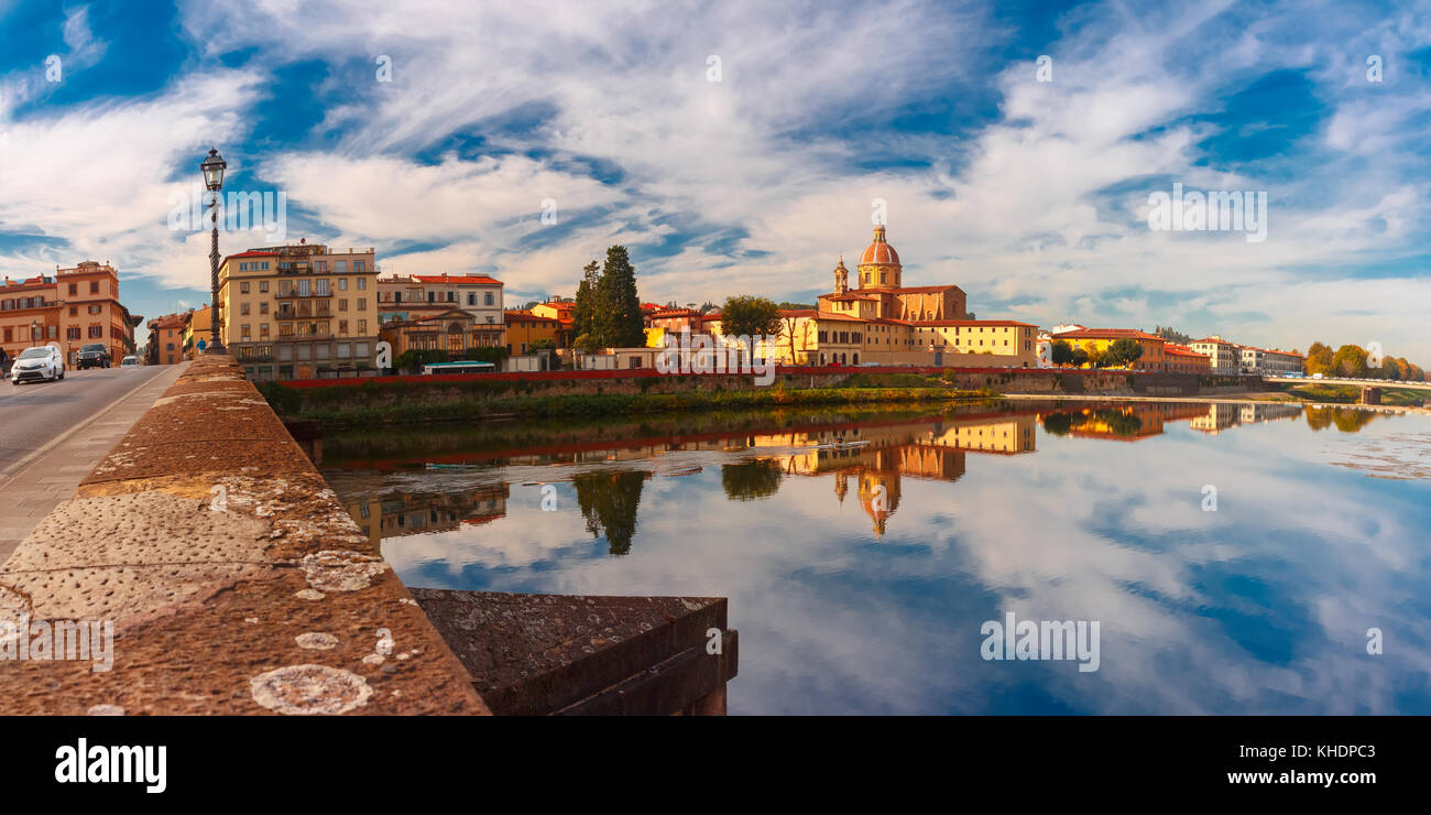 Quai de l'Arno à Florence, Italie Banque D'Images