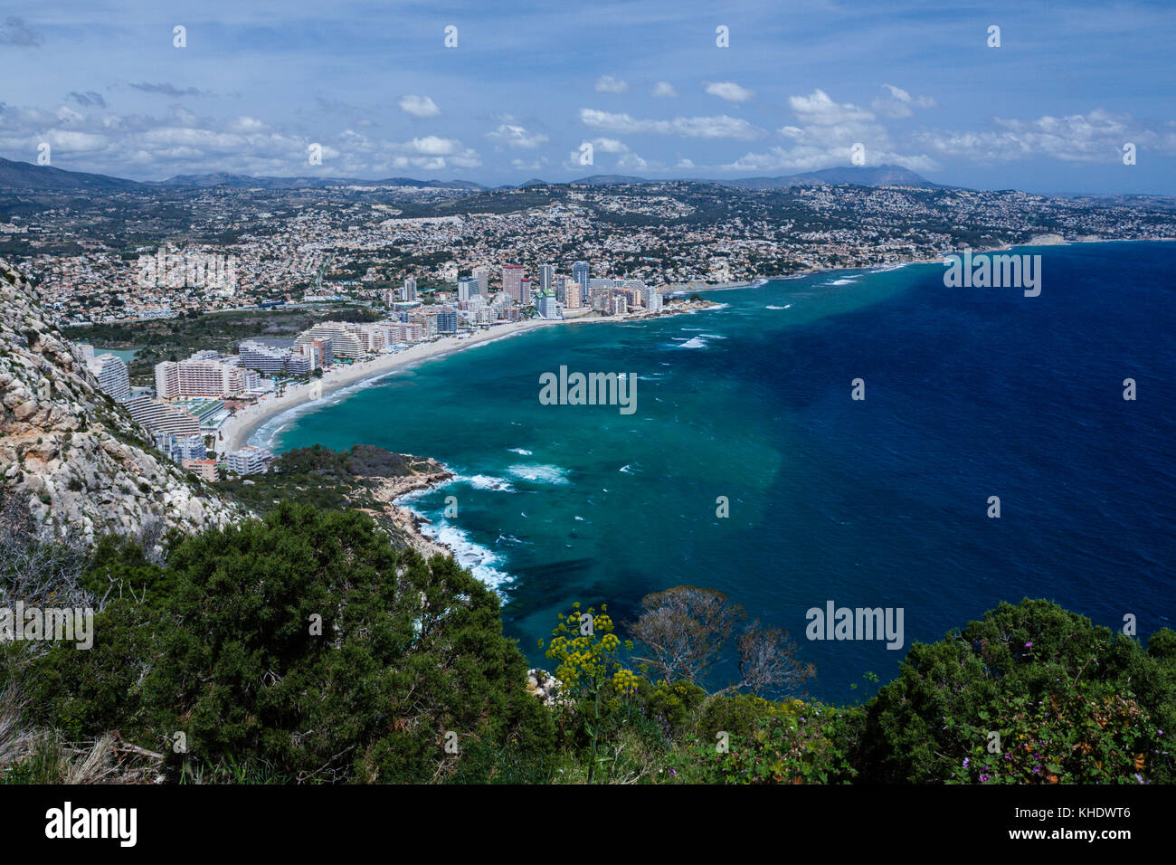 Vue sur Calpe prises de Penon de Ifach, Costa Blanca, Espagne Banque D'Images