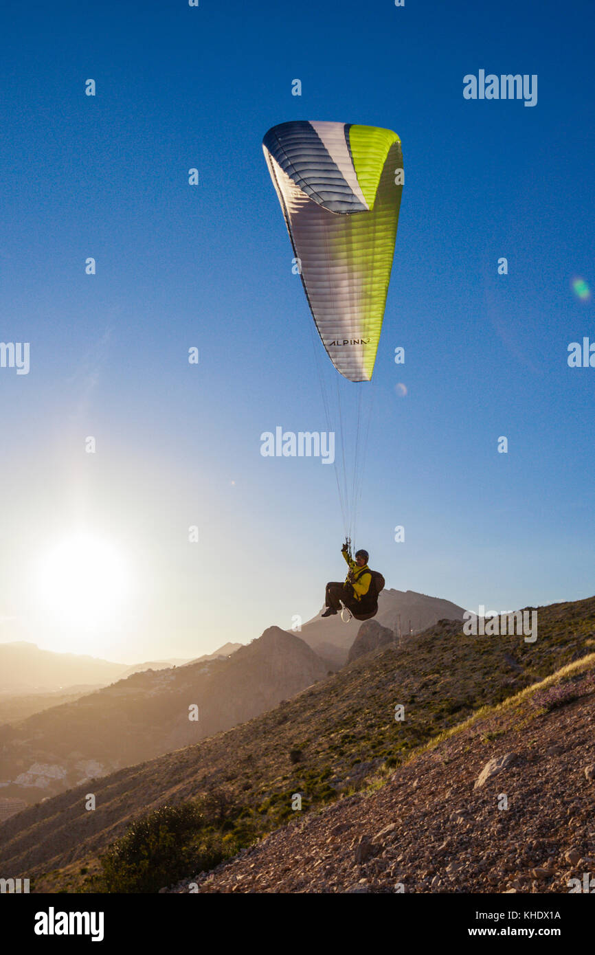 Parapente à Morro de toix près de Calpe, Alicante, Costa Blanca, Espagne Banque D'Images