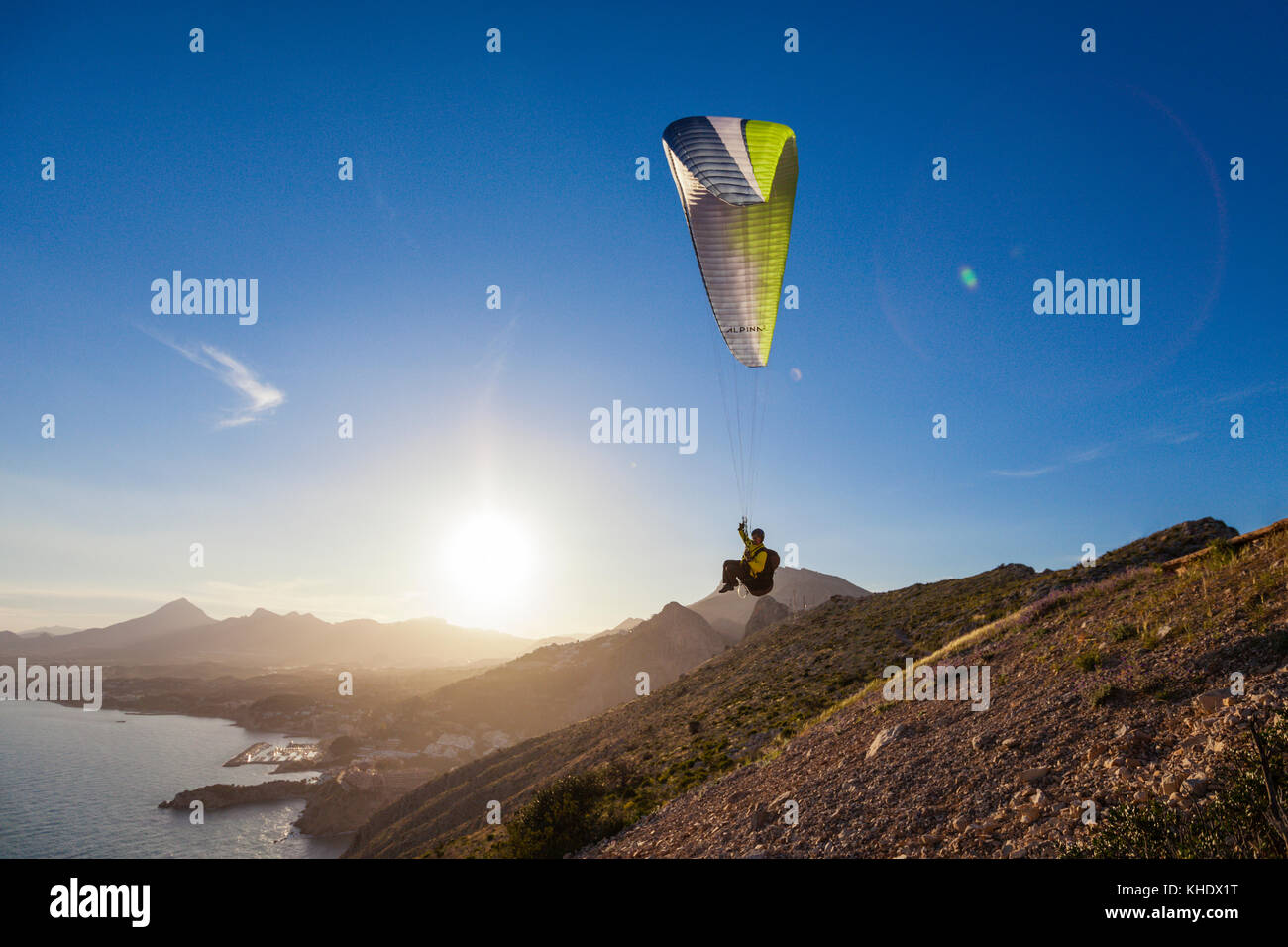 Parapente à Morro de Toix près de Calpe, Alicante, Costa Blanca, Espagne Banque D'Images