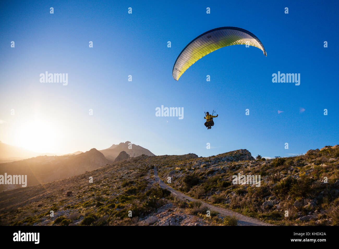 Parapente à Morro de Toix près de Calpe, Alicante, Costa Blanca, Espagne Banque D'Images