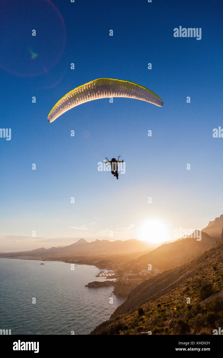 Parapente à Morro de Toix près de Calpe, Alicante, Costa Blanca, Espagne Banque D'Images